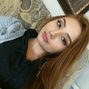 Meet your Posher, Yessica